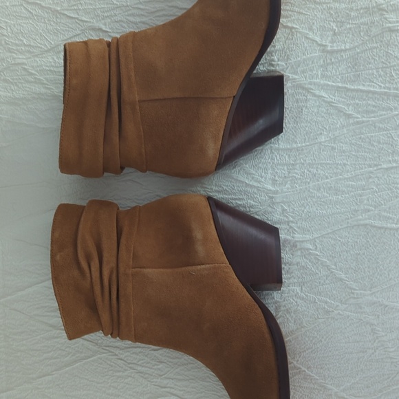 NWT Vince Camuto Woman NERLINJI Pointed Toe Bootie, Light Cognac Verona, 6.5M - Picture 3 of 7